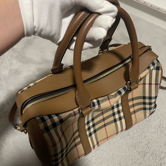 Burberry Beige Plaid Boston bag with strap - Picture 2 of 11